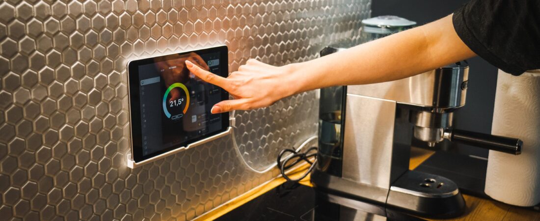 Best Space-Saving Smart Gadgets for Small Apartments: Professional Picks to Maximize Functionality and Style