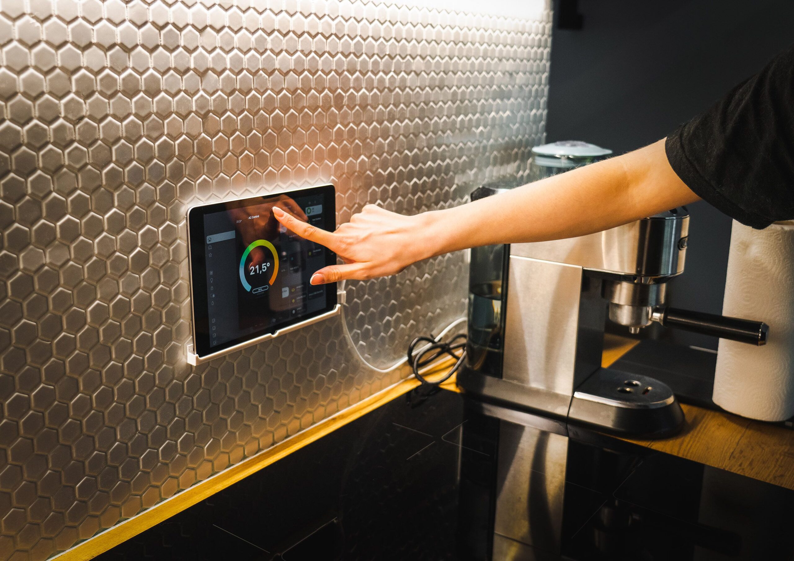 Best Space-Saving Smart Gadgets for Small Apartments: Professional Picks to Maximize Functionality and Style